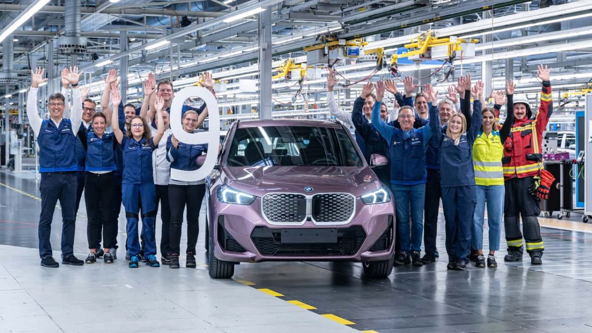 تولید نه میلیون خودرو در BMW با مدل iX1 جدید — تحولی در صنعت خودرو