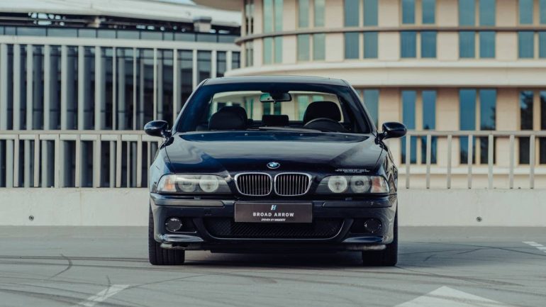 پروتوتایپ مخفی BMW M5 با موتور W10 برای فروش عرضه شد